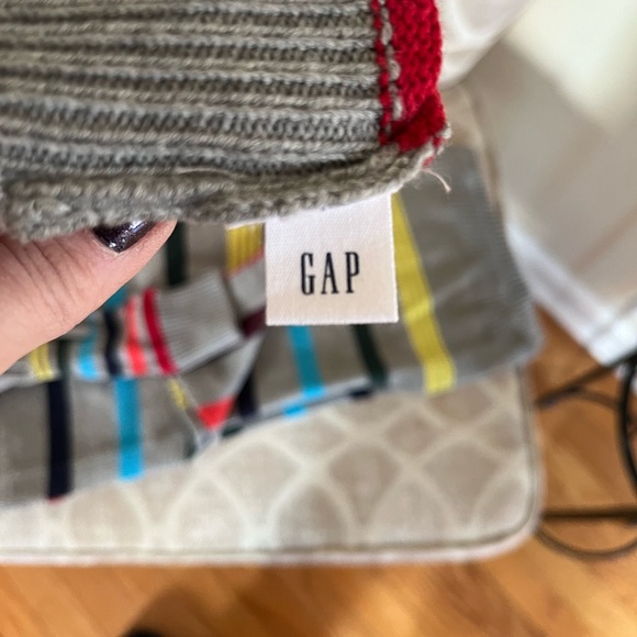GAP Striped Knit Scarf and Gloves NWOT - Picture 4 of 5